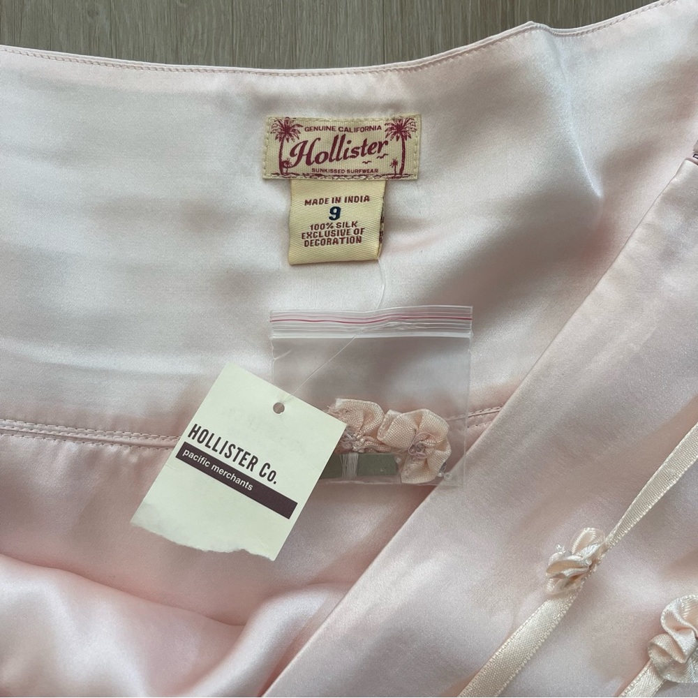 !SOLD! HOLLISTER Vintage Y2K Barbie Light Pink Silk Pleated Micro Mini Skirt - Picture 9 of 12